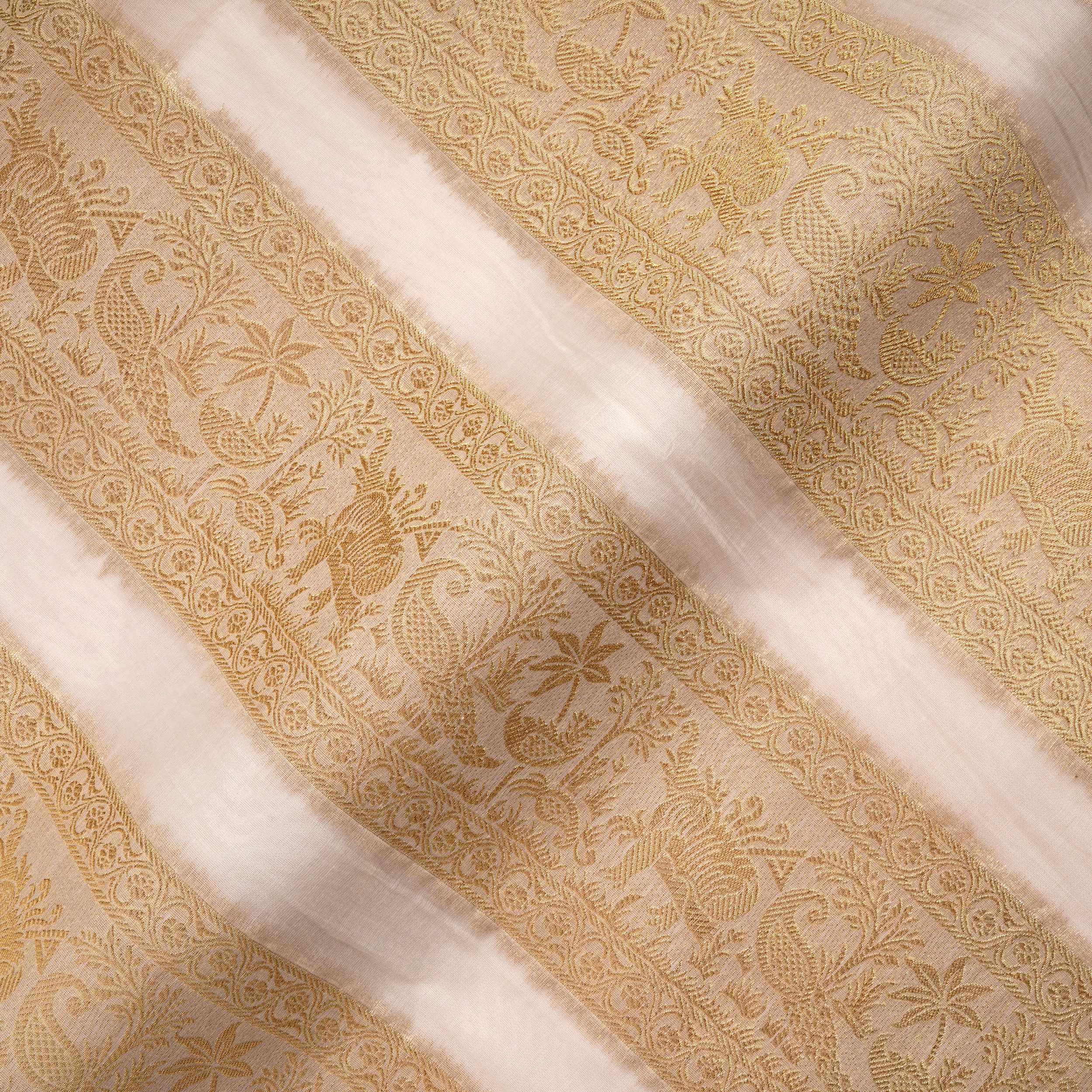 Kinara – Pure Jamdani Borders