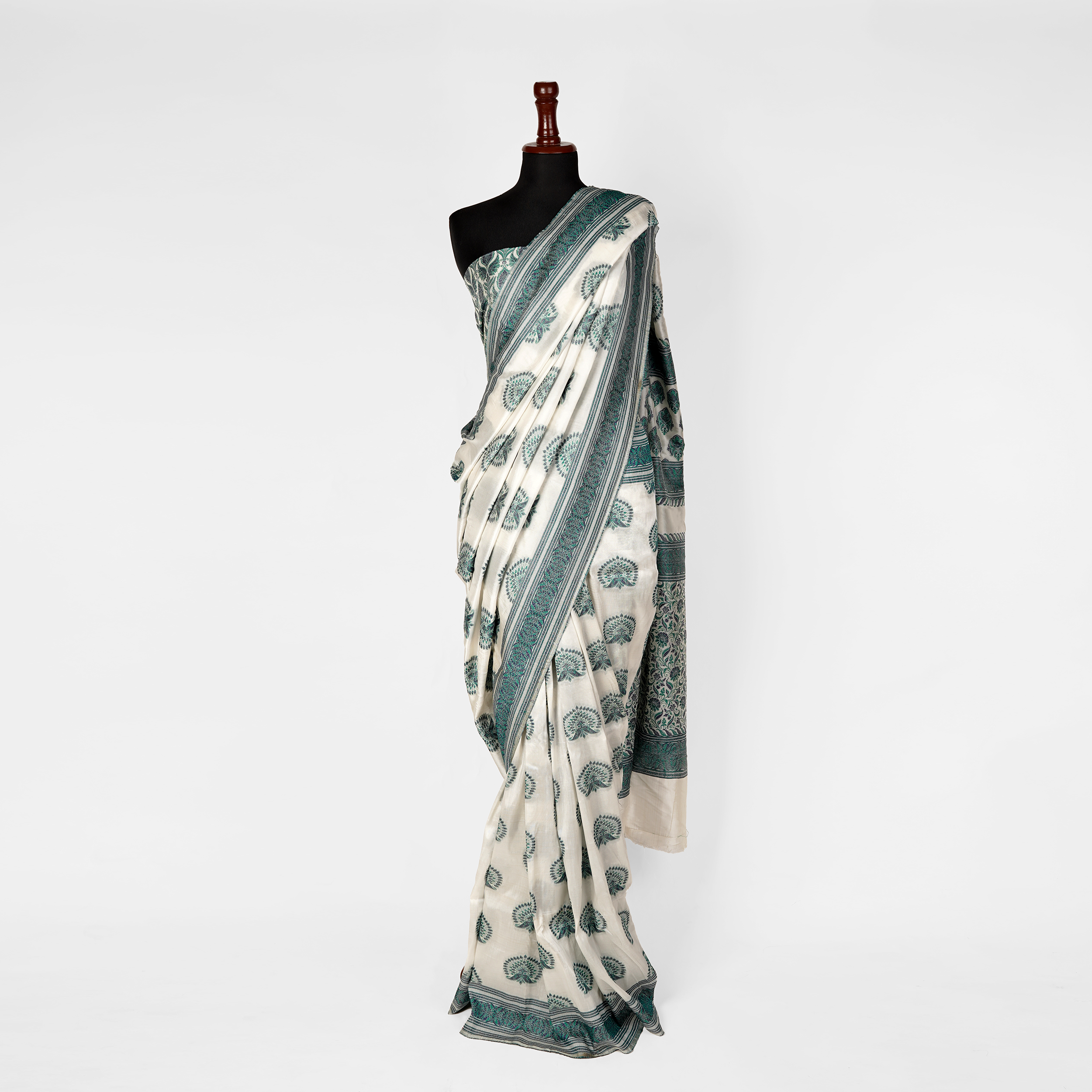 'Hania' – Peacock Bunch & Pattern Border Saree