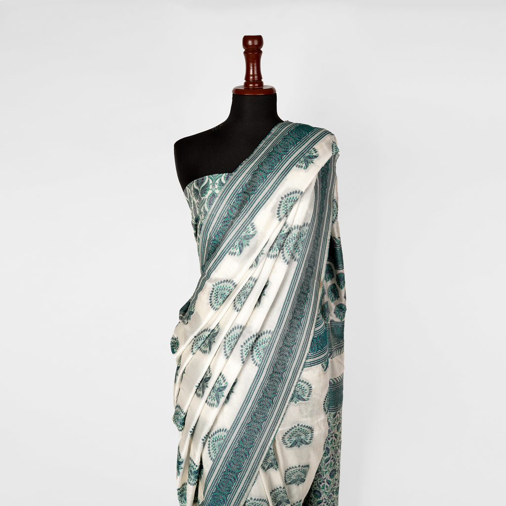 'Hania' – Peacock Bunch & Pattern Border Saree