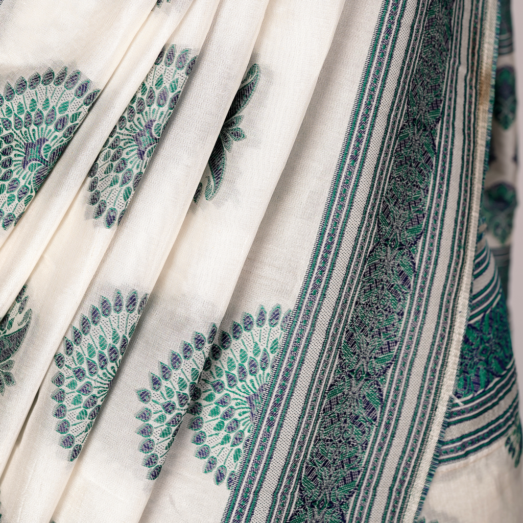 'Hania' – Peacock Bunch & Pattern Border Saree