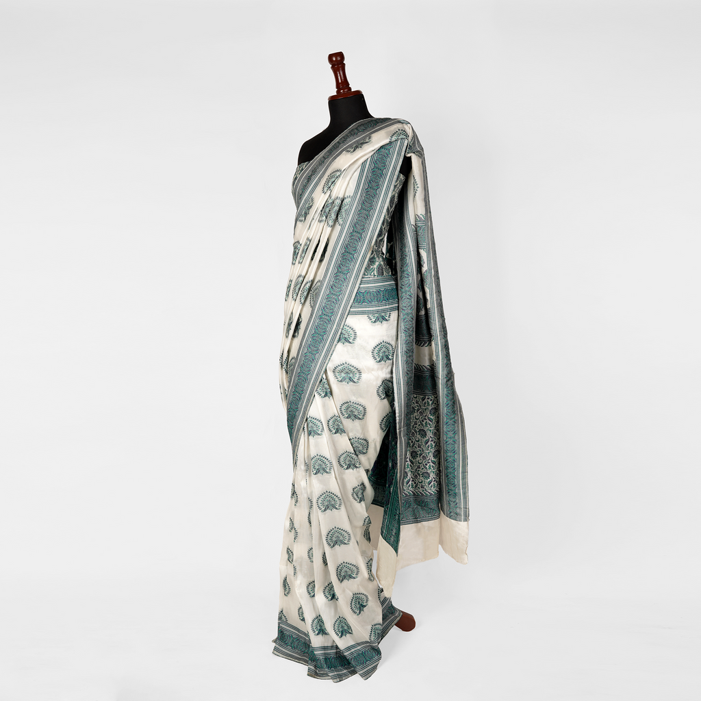 'Hania' – Peacock Bunch & Pattern Border Saree