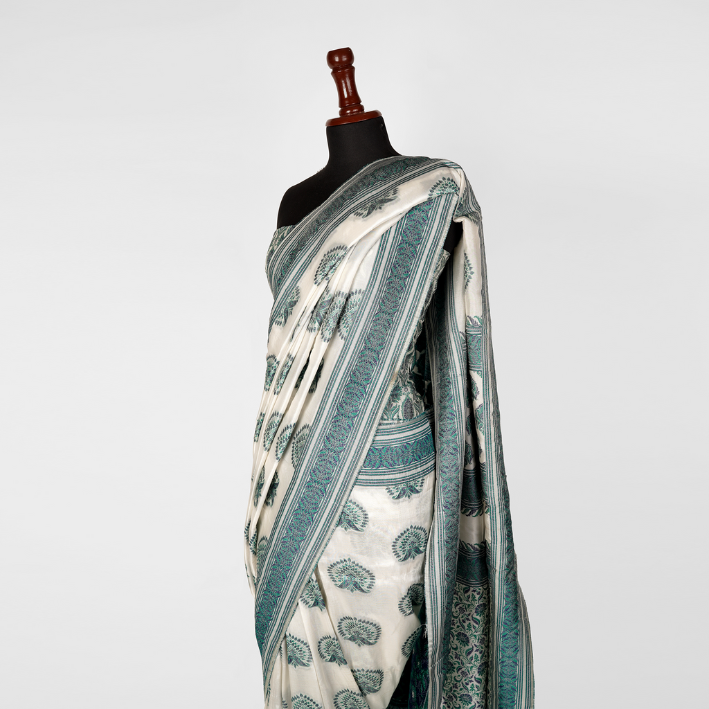 'Hania' – Peacock Bunch & Pattern Border Saree