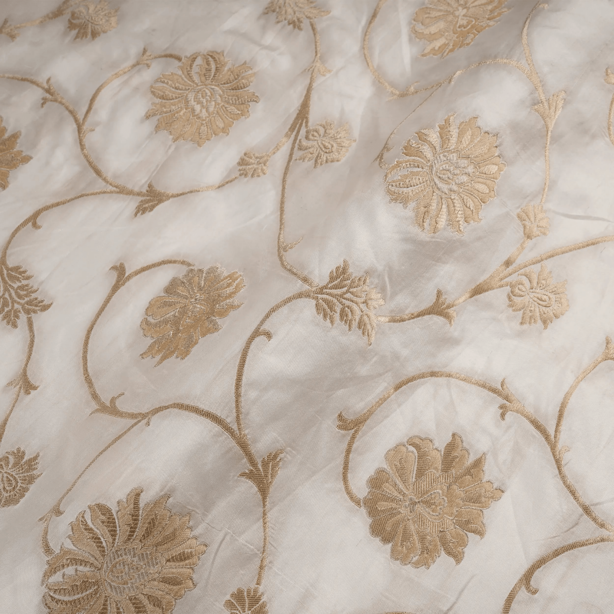 Rang-e-Jameel– Pure Katan Poth (Yarn Dyed | Floral Jaal | 3-Color Thread | Golden & Silver Zari) - Zahra Maham