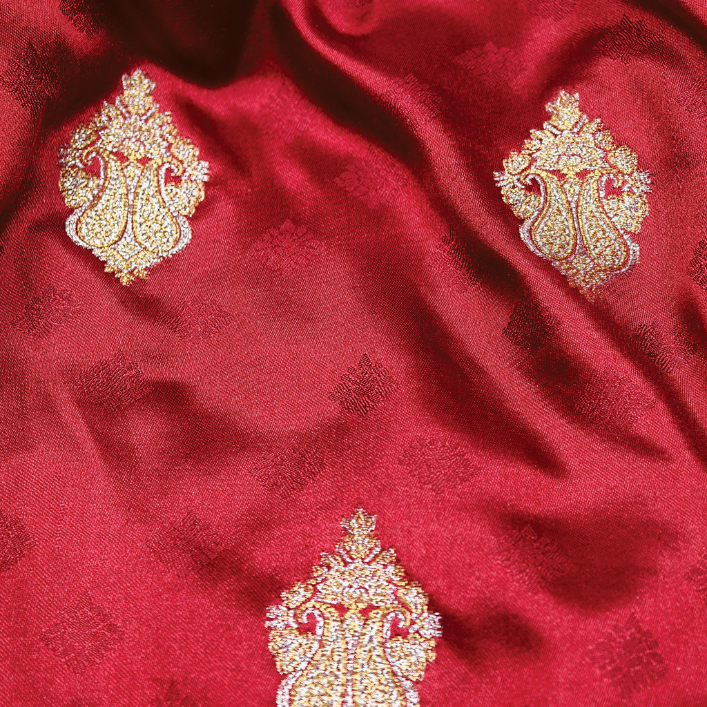 Noorbaaf – Self Jamawar Katan Satin with Mughal Buti