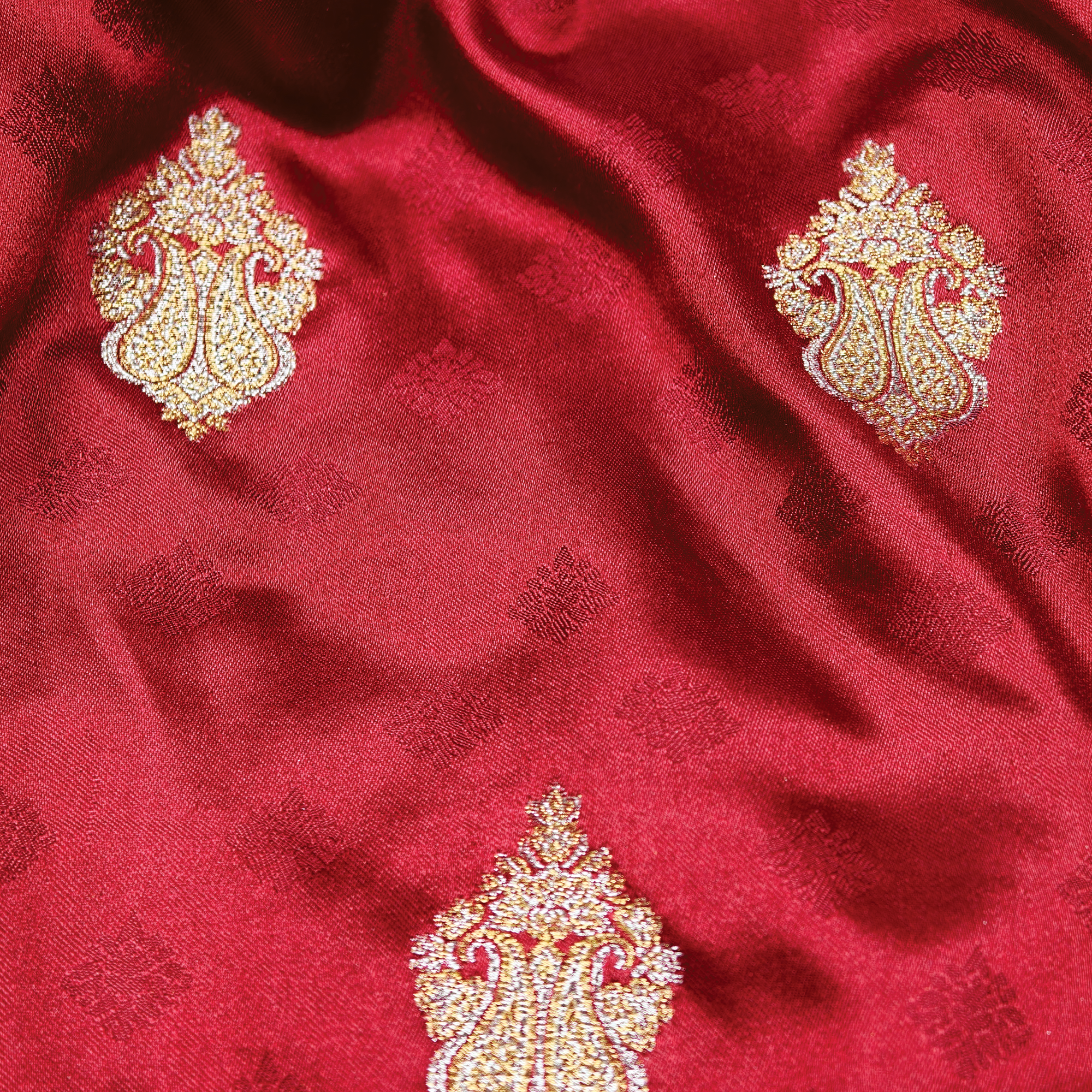 Noorbaaf – Self Jamawar Katan Satin with Mughal Buti