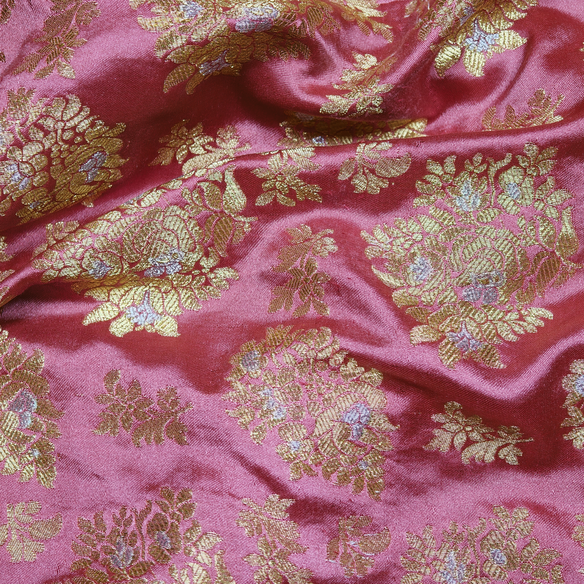 Zewaar – Pure Katan Satin Floral Bunch