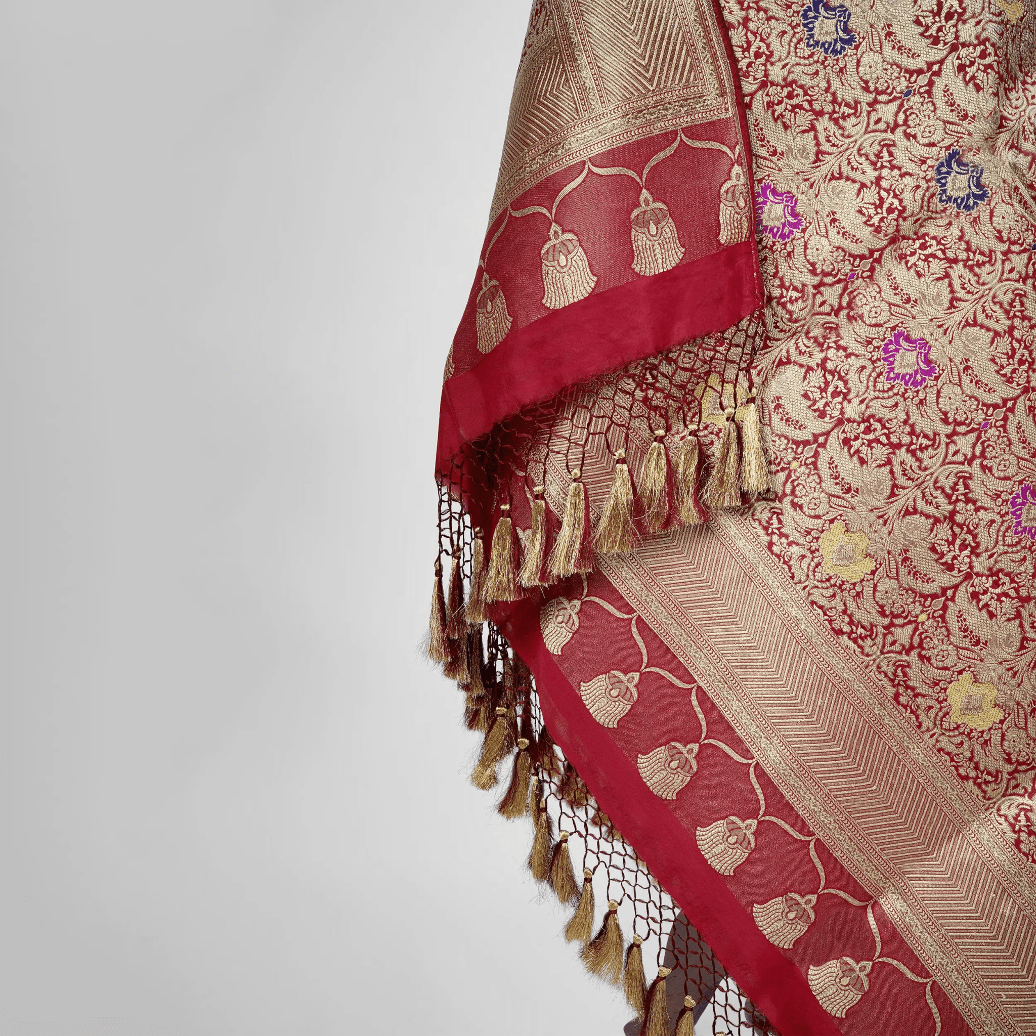 Saaz-e-Gulzar – Pure Katan Atlas Mughal Floral Shawl - Zahra Maham