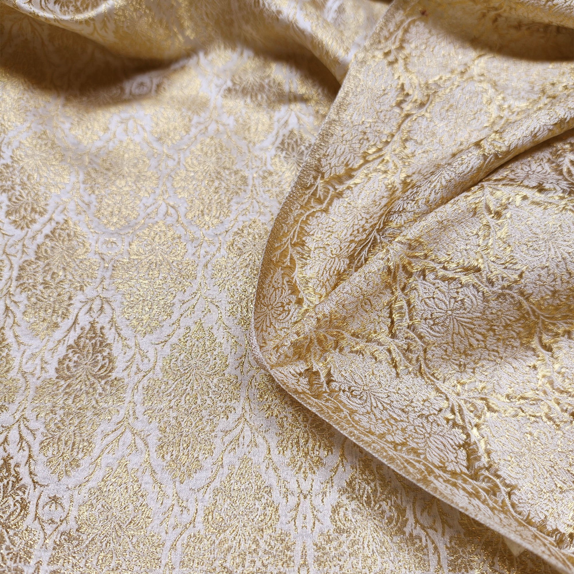 Zarbaaf – Blended Atlas Floral Motifs Fabric