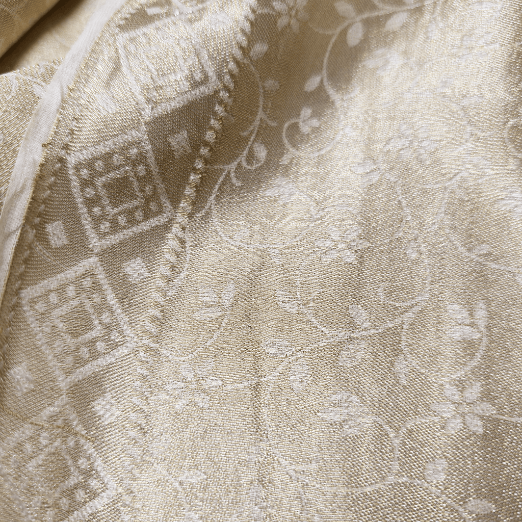 Shehnaz-e-Noor – Pure Mulberry Lama Silk Reversible Floral Weave - Zahra Maham