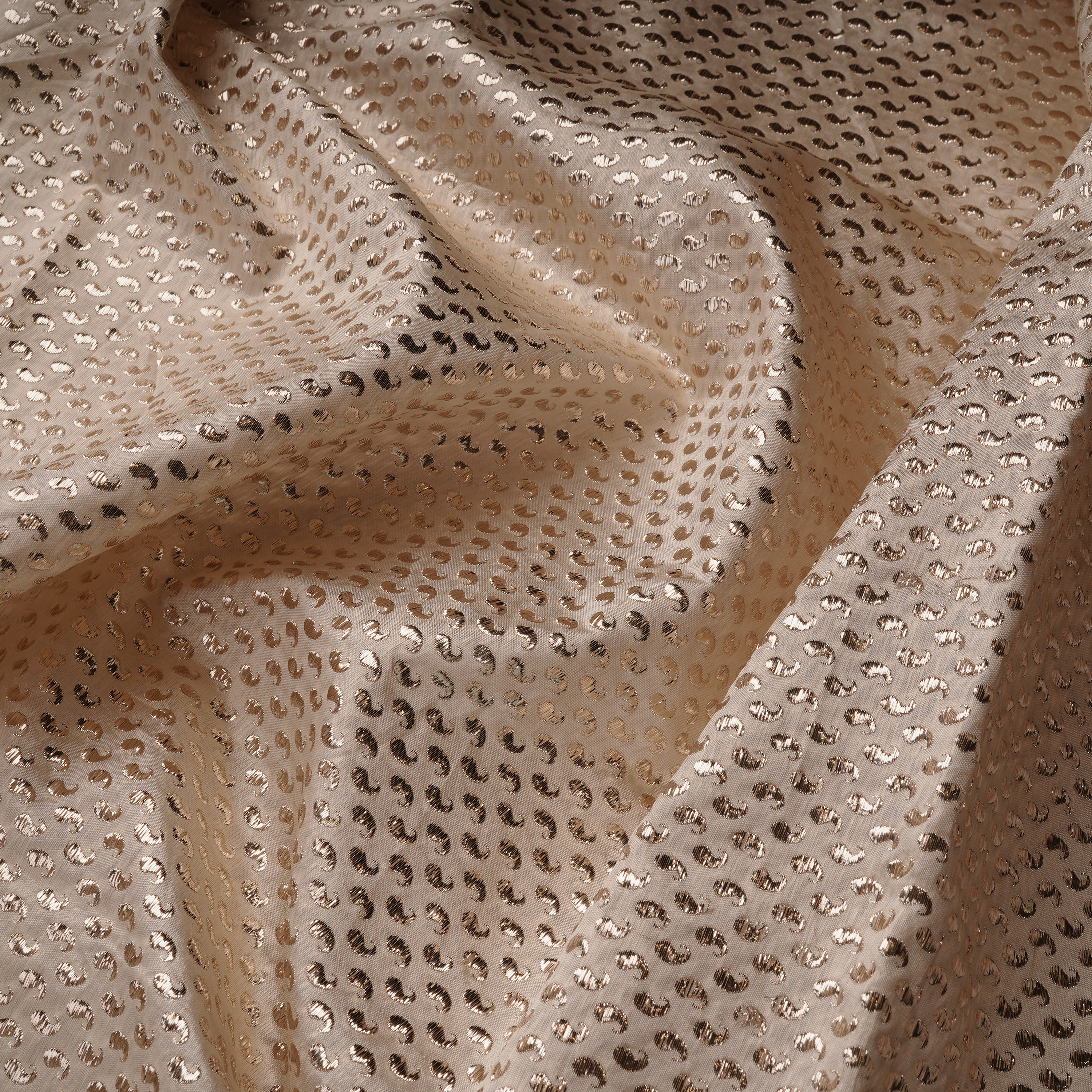 Resham-e-Benaras – Pure Indian Ghicha Silk (Golden Zari Carry Motifs)