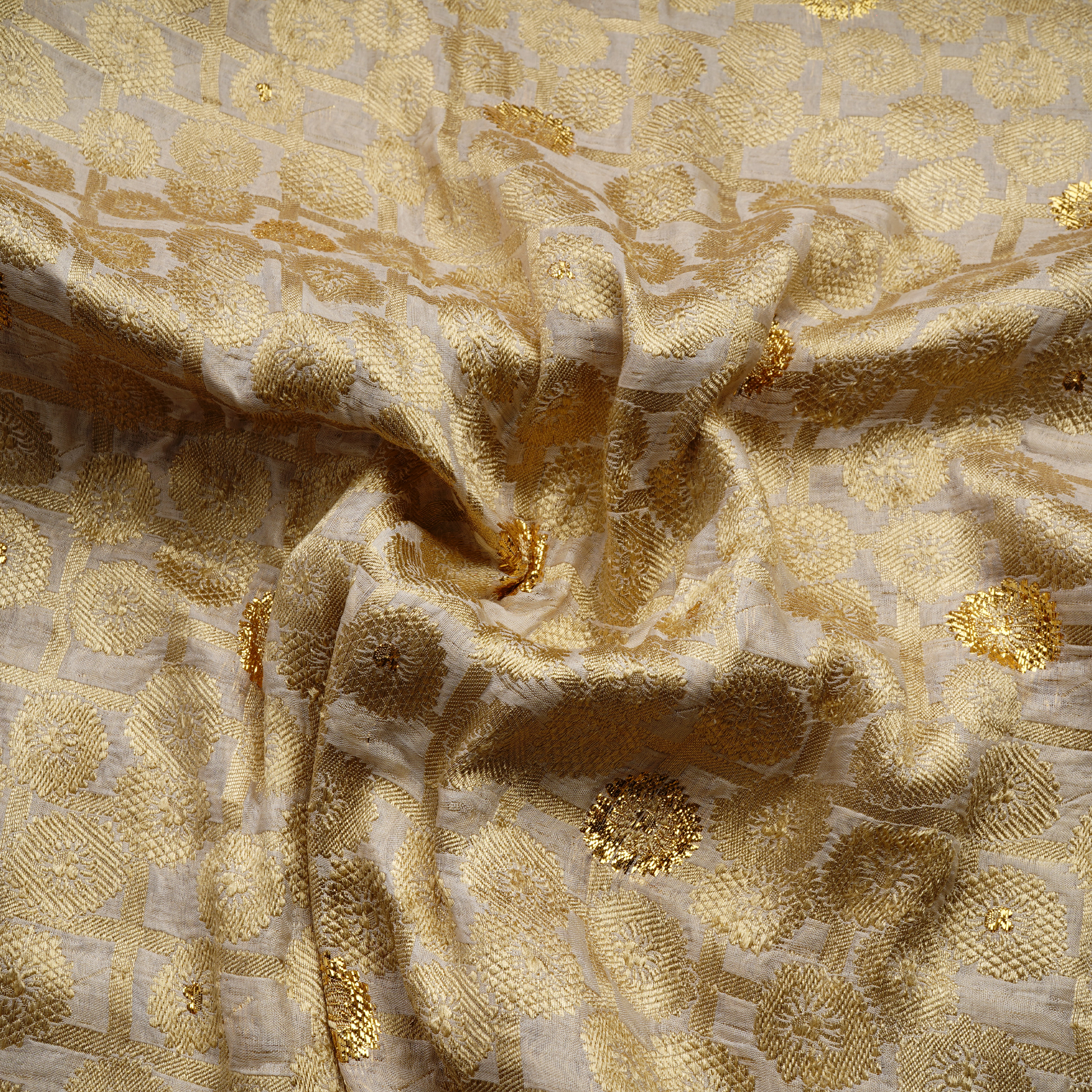 Guldaan – Pure Chiffon Atlas with Box & Round Floral Zari Work