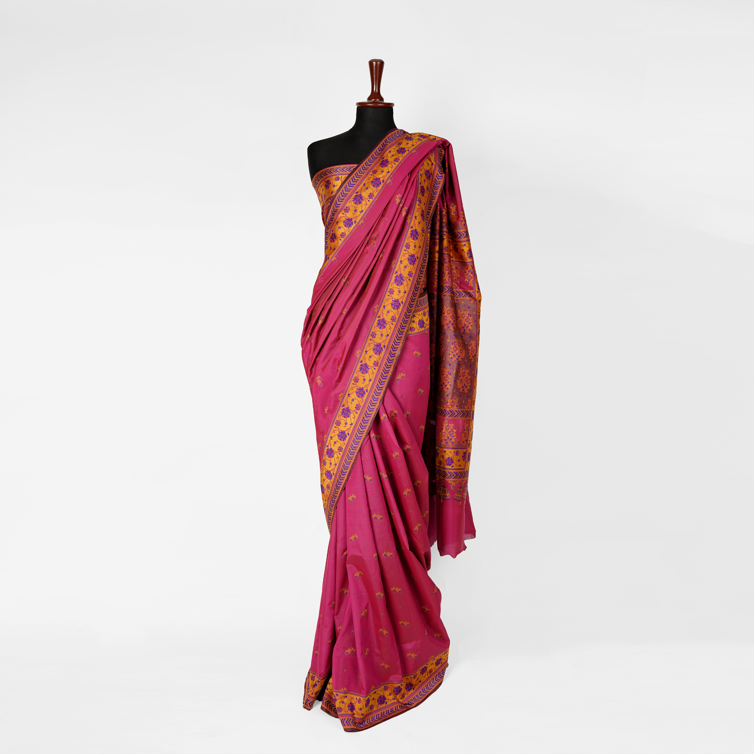 'Gulabiya' – Floral Buti & Floral Border Saree