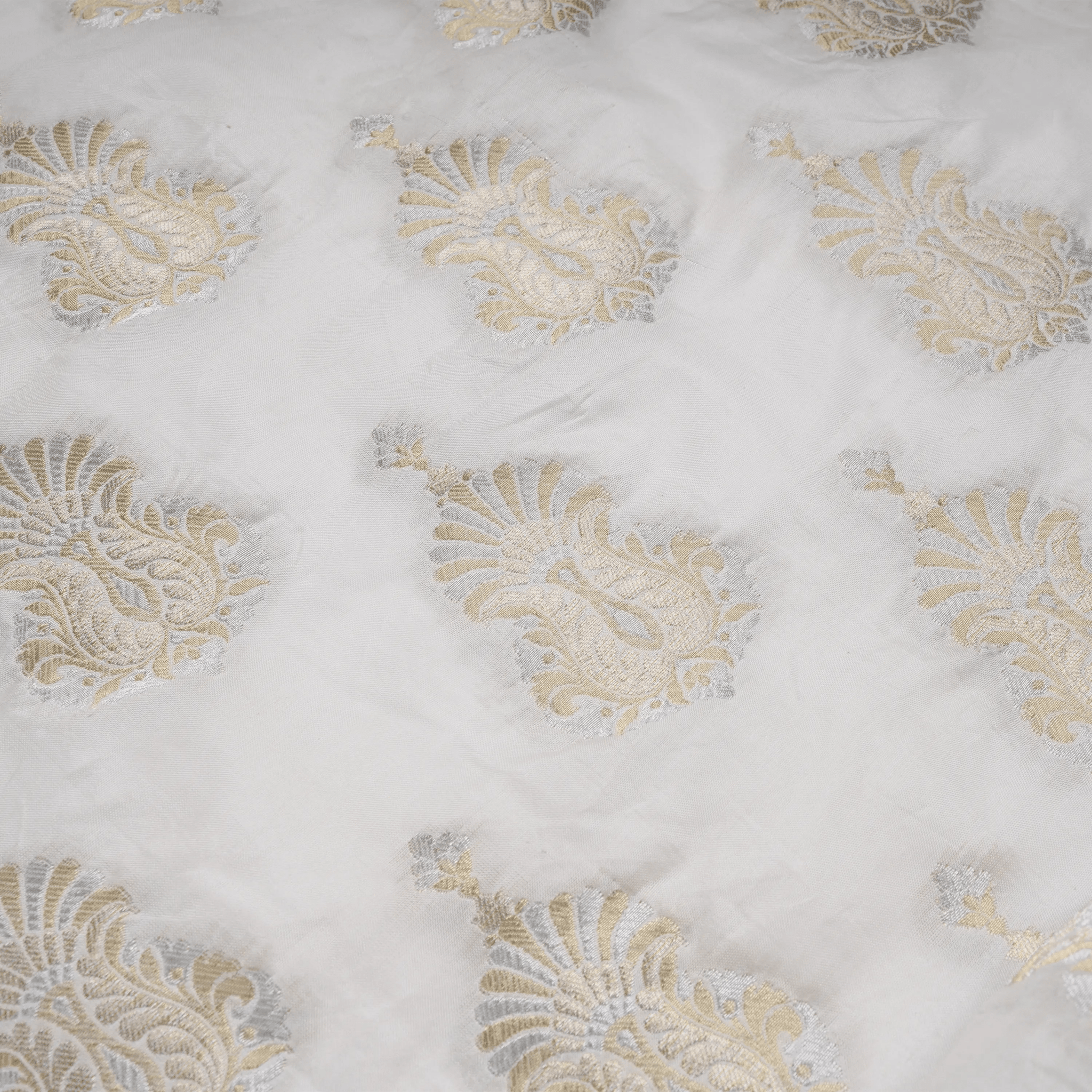Tajdar-e-Naksh – Pure Katan (Mughal Taj Bunch | 3-Color Thread | Golden & Silver Zari) - Zahra Maham