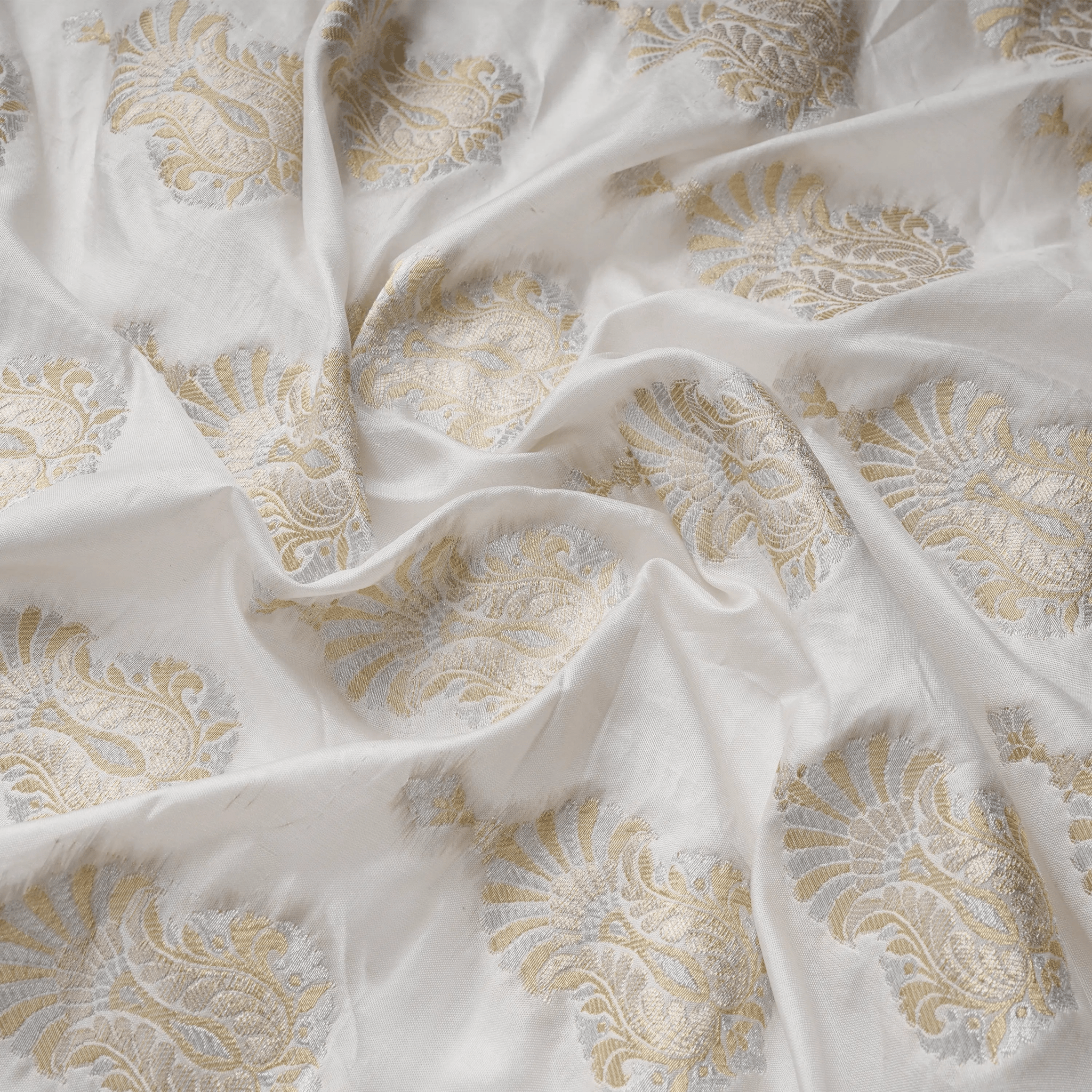 Tajdar-e-Naksh – Pure Katan (Mughal Taj Bunch | 3-Color Thread | Golden & Silver Zari) - Zahra Maham