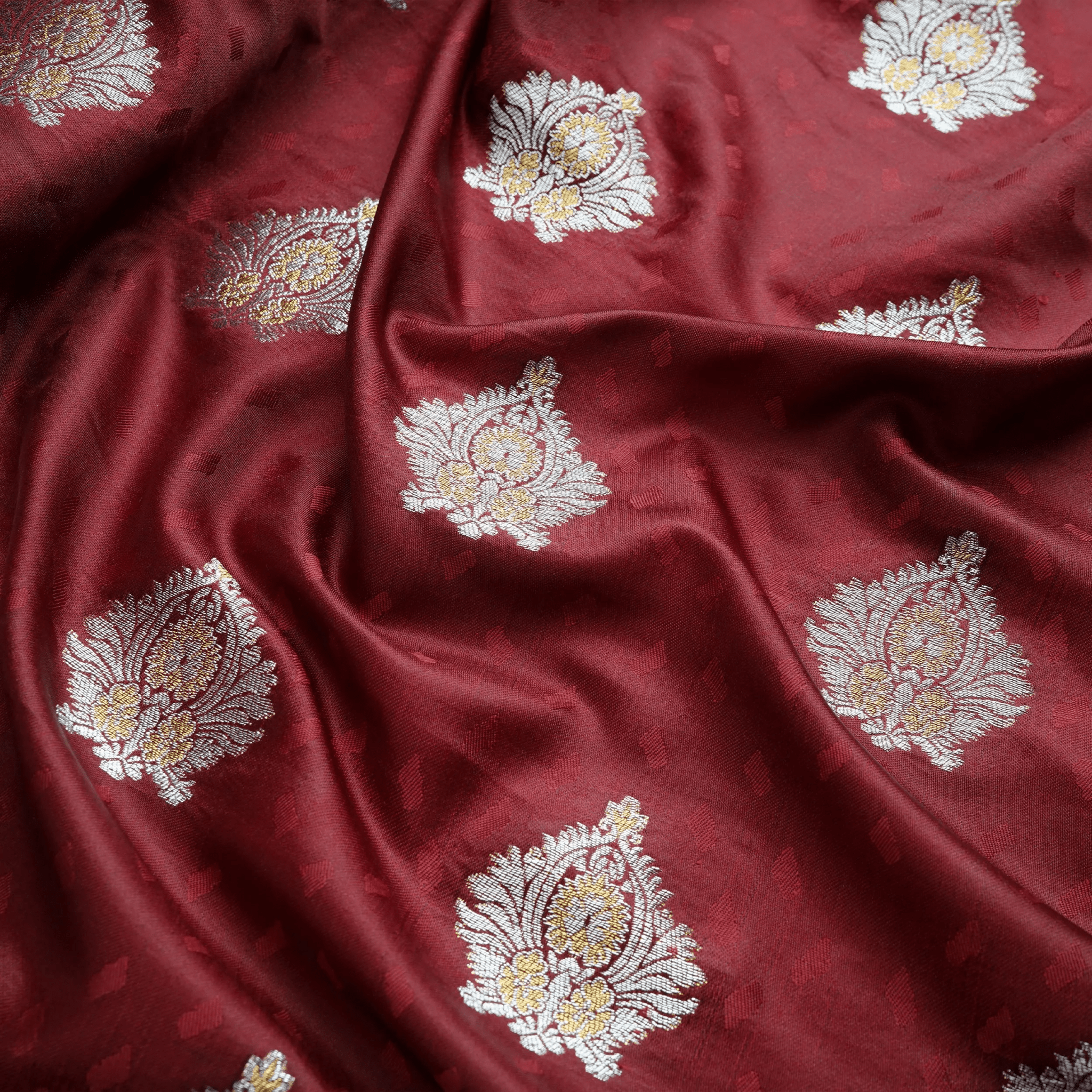 Tehreez – Self Jamawar Satin Tehra with Mughal Bunch - Zahra Maham
