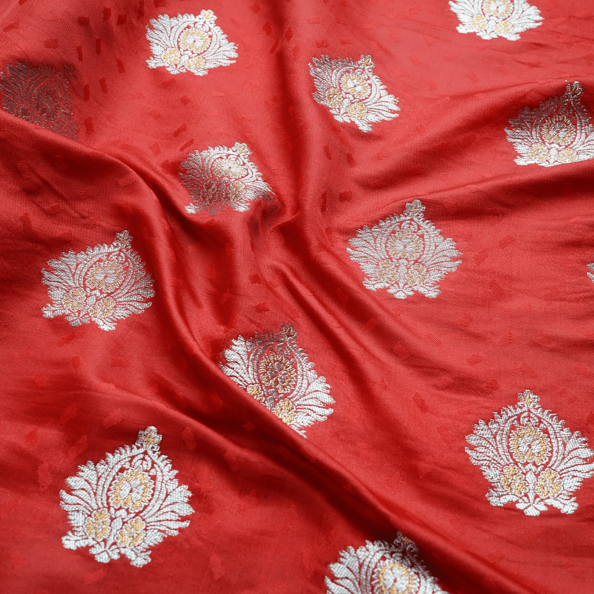 Tehreez – Self Jamawar Satin Tehra with Mughal Bunch - Zahra Maham