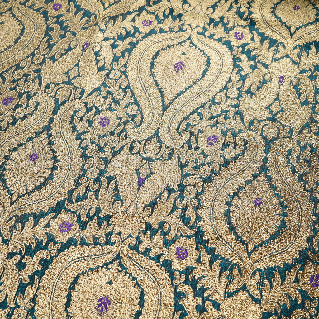 Rang-e-Mughal – Satin with 4-Color Weave & Mughal Pattern