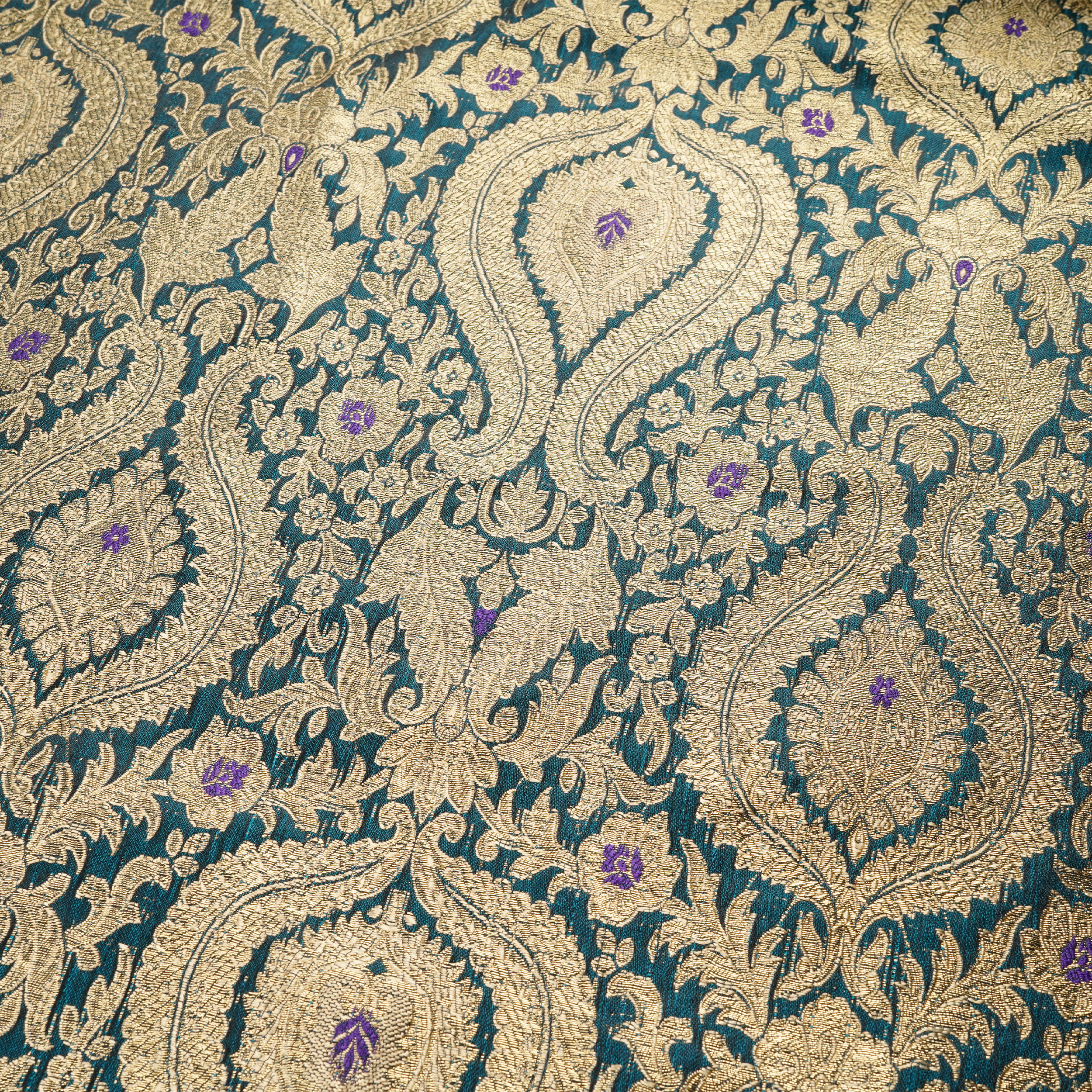 Rang-e-Mughal – Satin with 4-Color Weave & Mughal Pattern