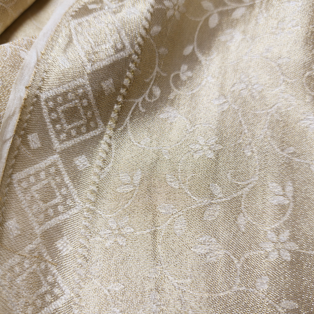 Shehnaz-e-Noor – Pure Mulberry Lama Silk Reversible Floral Weave