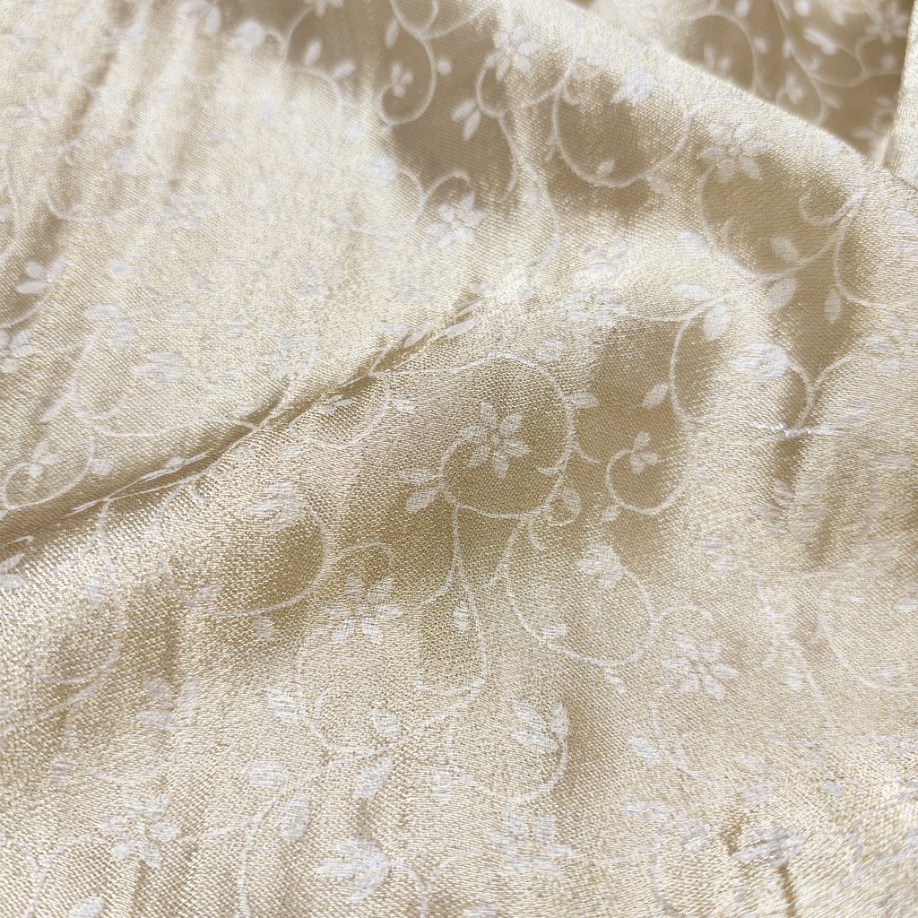 Shehnaz-e-Noor – Pure Mulberry Lama Silk Reversible Floral Weave