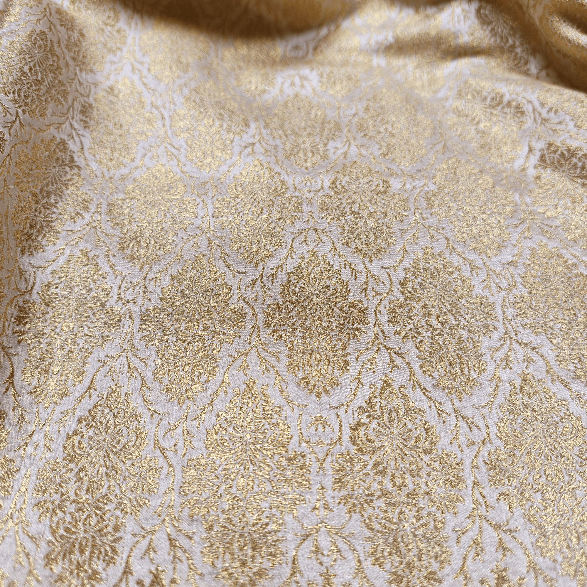 Zarbaaf – Blended Atlas Floral Motifs Fabric - Zahra Maham