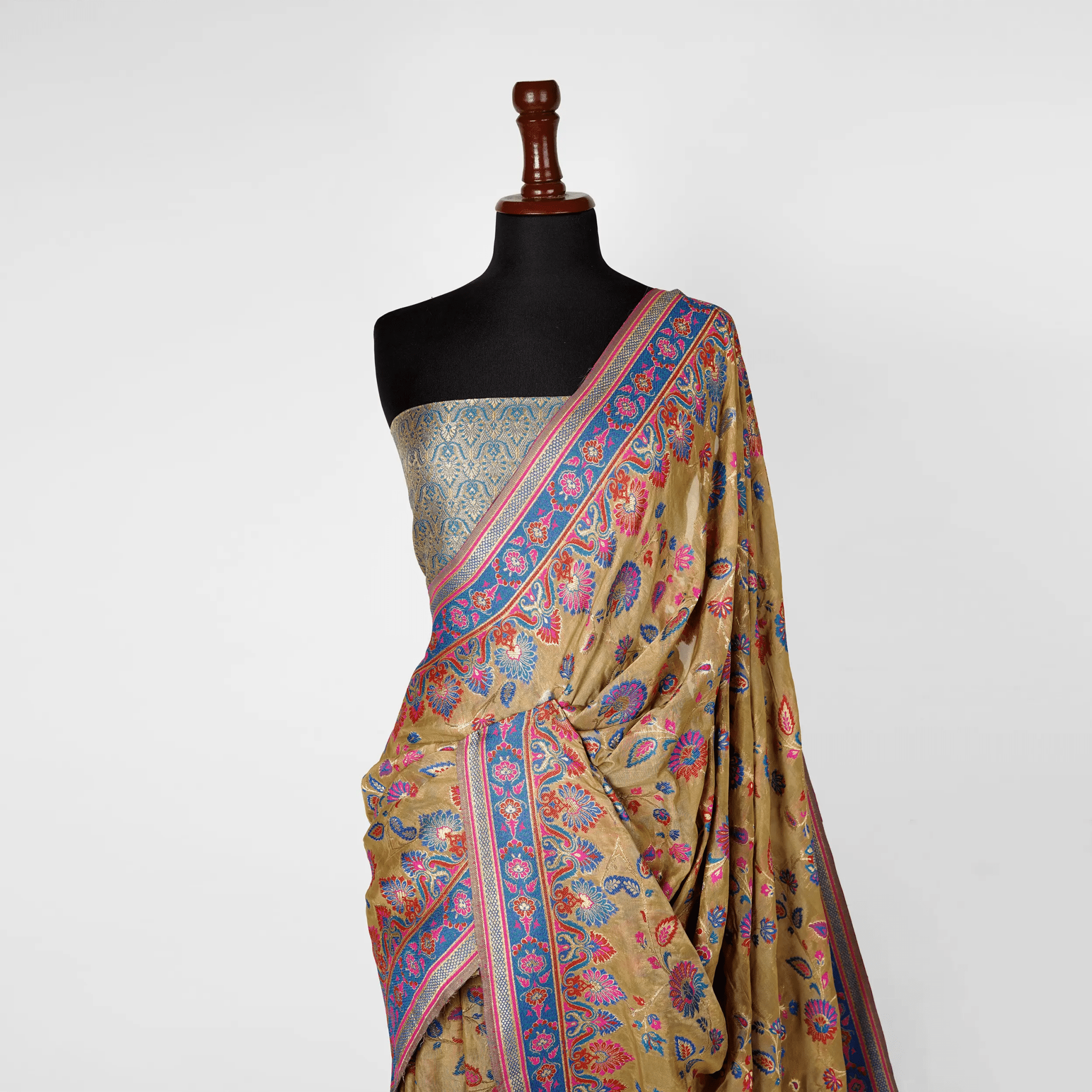 'Zer-e-Amber' – Floral Jaal & Mughal Border Saree - Zahra Maham